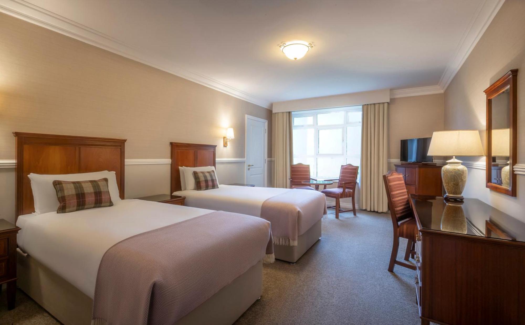 לייקסליפ Court Yard Hotel מראה חיצוני תמונה