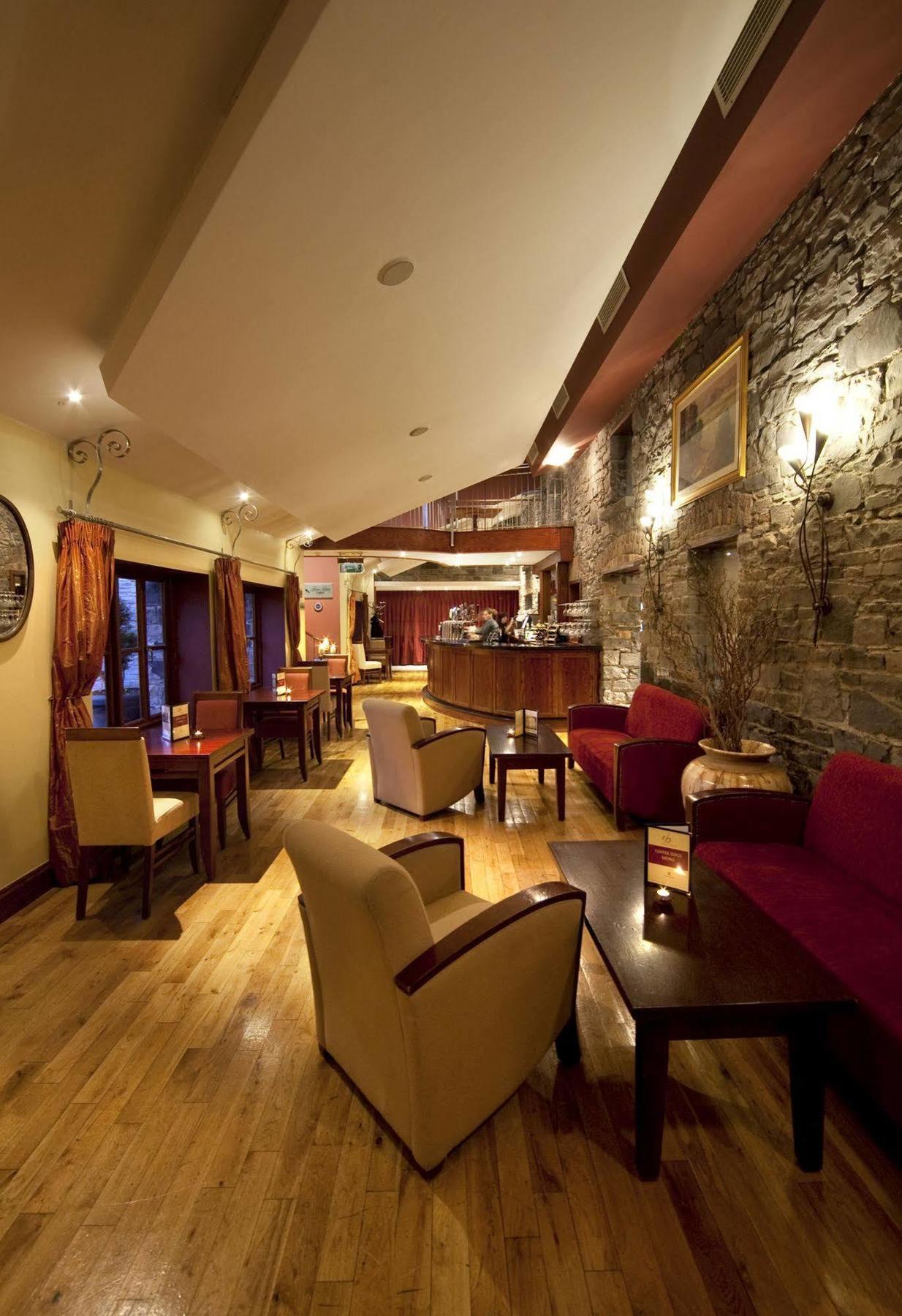 לייקסליפ Court Yard Hotel מראה חיצוני תמונה